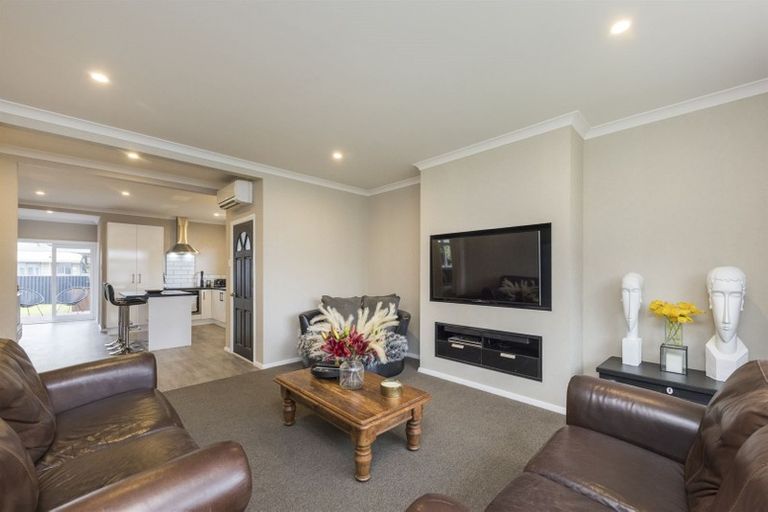 Photo of property in 5 Wood Street, Takaro, Palmerston North, 4410