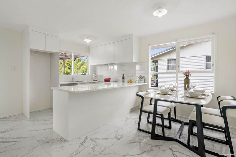 Photo of property in 4 Ennis Avenue, Pakuranga Heights, Auckland, 2010