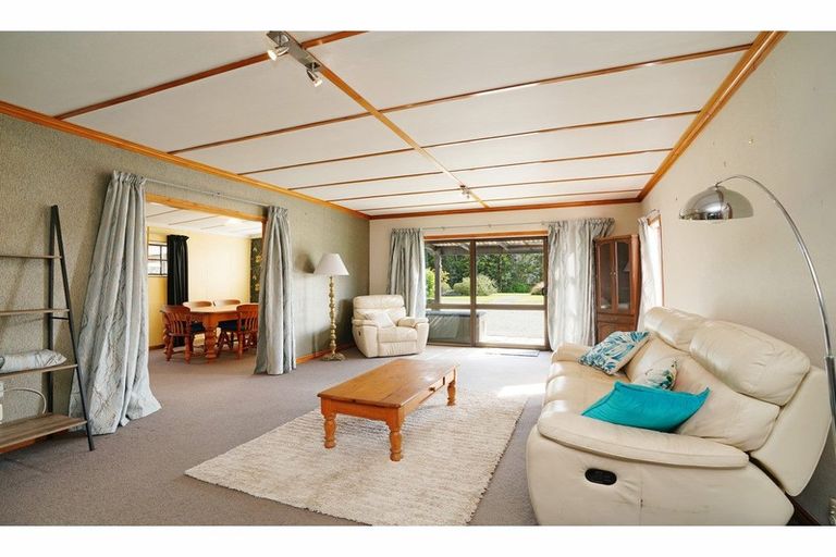 Photo of property in 33 Clifden Highway, Tuatapere, 9620