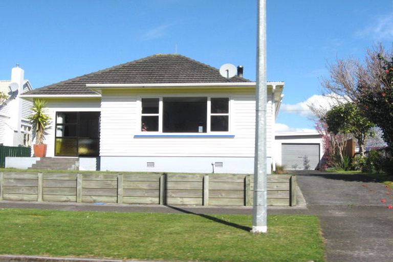 Photo of property in 14 Kaimata Street, Brooklands, New Plymouth, 4310