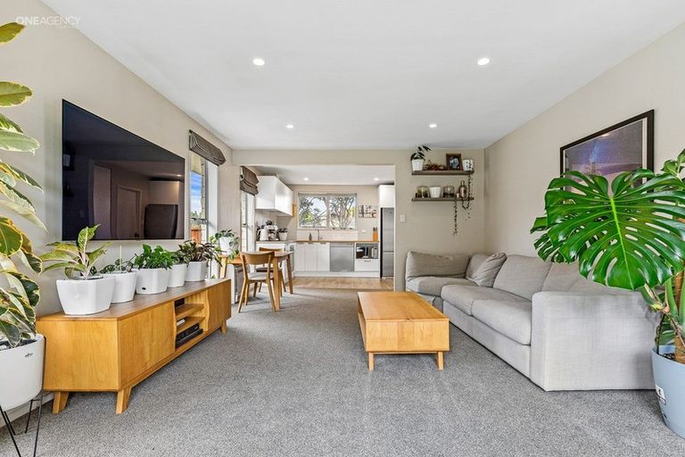 Photo of property in 2/38 Brogar Place, Casebrook, Christchurch, 8051