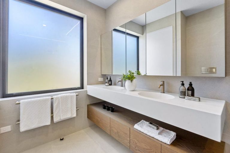 Photo of property in 14a Muritai Road, Milford, Auckland, 0620