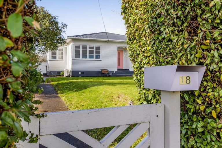 Photo of property in 18 Stanners Street, Eltham, 4322