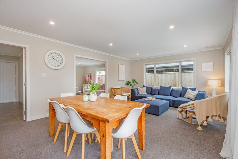 Photo of property in 26 Atlantic Drive, Fitzherbert, Palmerston North, 4410