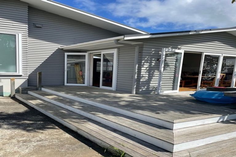 Photo of property in 18 Farnborough Crescent, Mangere, Auckland, 2022