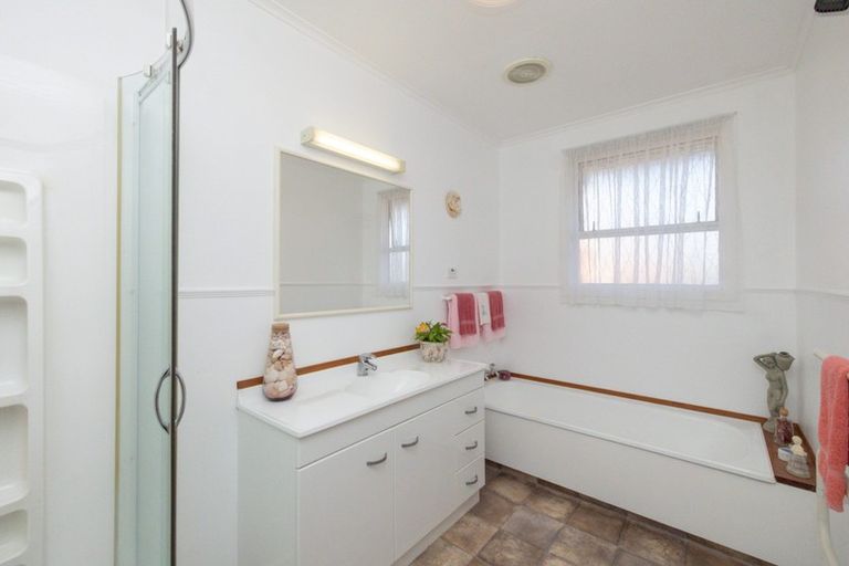 Photo of property in 64 Nevada Drive, Merrilands, New Plymouth, 4312