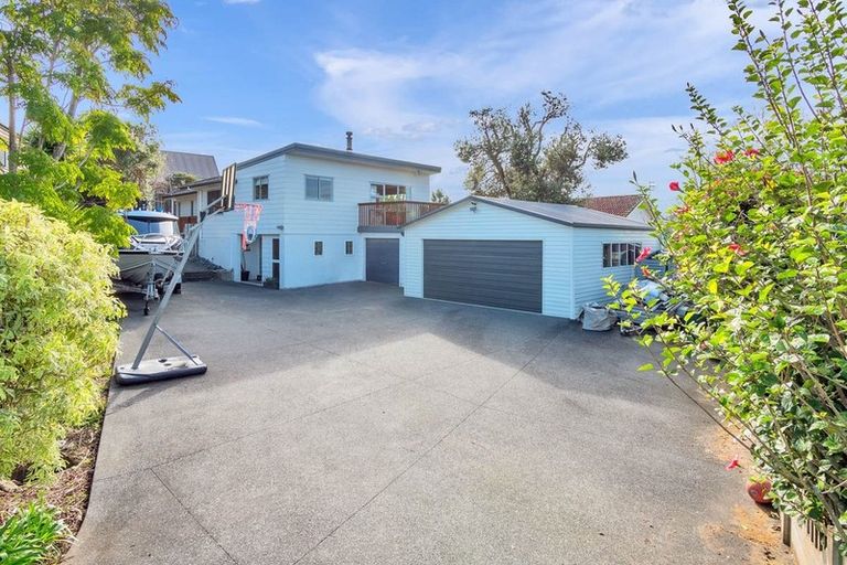 Photo of property in 52b Weldene Avenue, Glenfield, Auckland, 0629