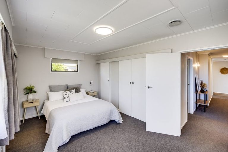 Photo of property in 23 Kent Terrace, Taradale, Napier, 4112