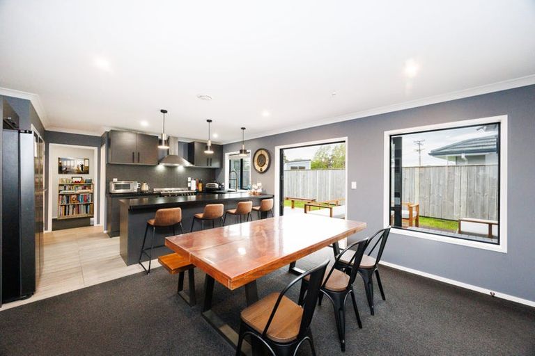 Photo of property in 8 Butler Place, Fitzherbert, Palmerston North, 4410