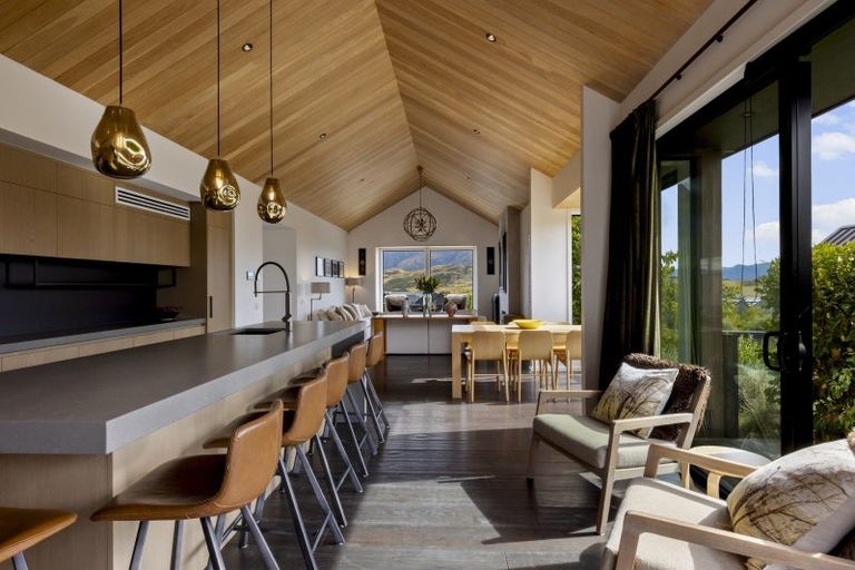 Photo of property in 31 Falconer Rise, Jacks Point, Queenstown, 9371