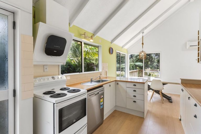 Photo of property in 3/40 Radiata Lane, Chatswood, Auckland, 0626