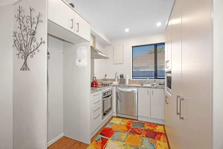 Photo of property in 2/14 London Street, Richmond, Christchurch, 8013