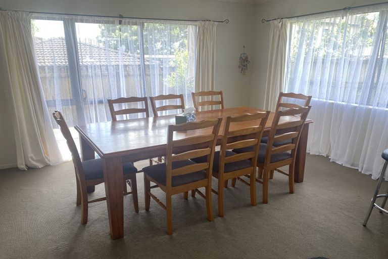 Photo of property in 5 William Woods Court, Flat Bush, Auckland, 2016