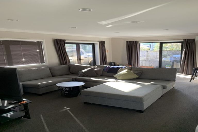 Photo of property in 16 Regent Street, Silverdale, Hamilton, 3216