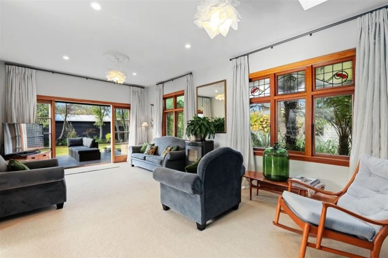 Photo of property in 33 Ngaio Street, Saint Martins, Christchurch, 8022