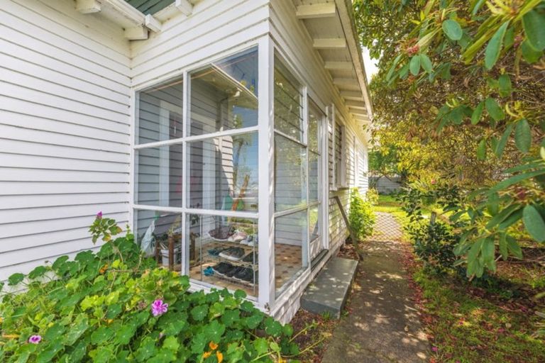 Photo of property in 100 Gonville Avenue, Gonville, Whanganui, 4501