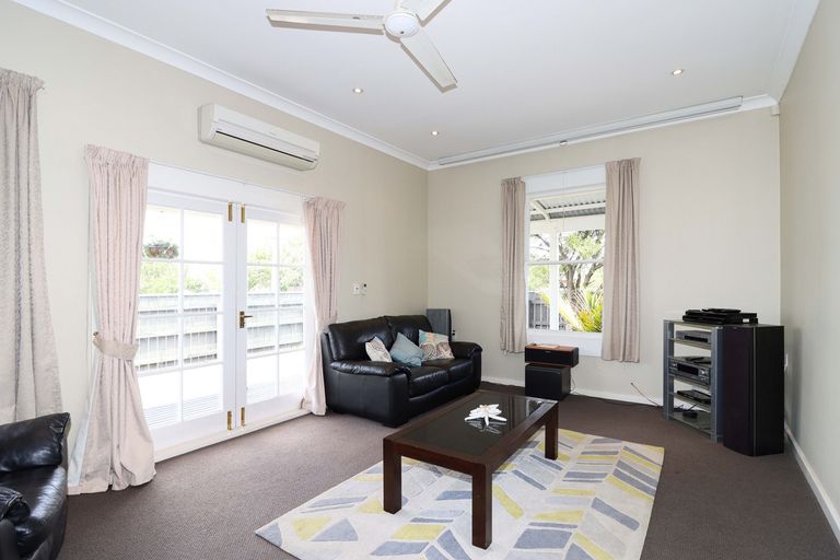 Photo of property in 8 Victoria Street, Carterton, 5713