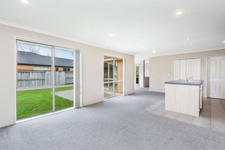 Photo of property in 42 Wiltshire Drive, Huntington, Hamilton, 3210