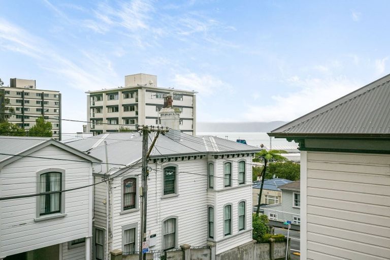 Photo of property in 25 Newman Terrace, Thorndon, Wellington, 6011