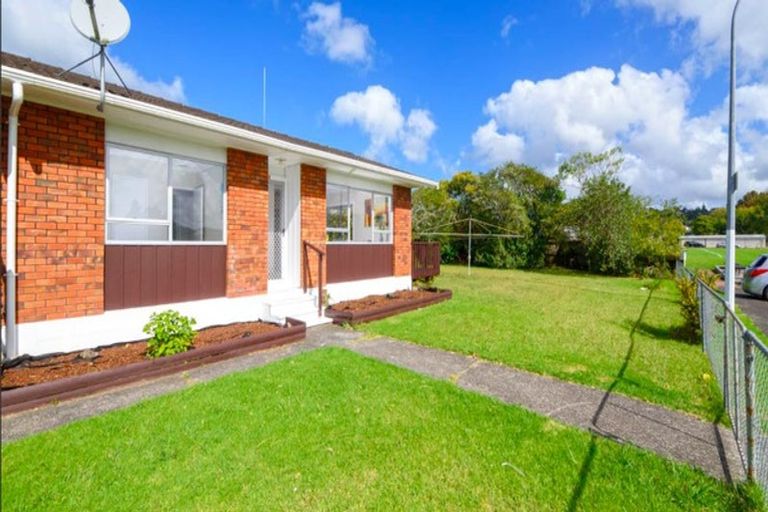 Photo of property in 3/16 Northall Road, New Lynn, Auckland, 0600