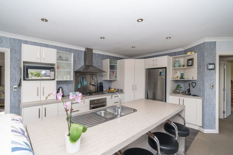 Photo of property in 3 Manhattan Court, Kelvin Grove, Palmerston North, 4414