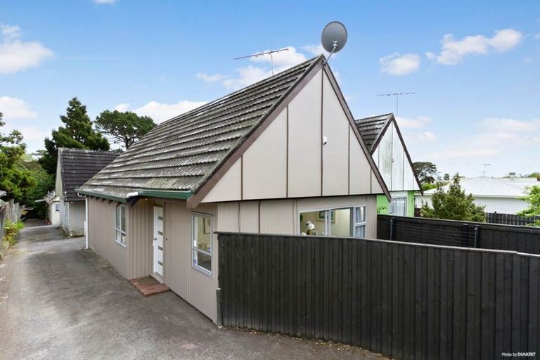 Photo of property in 1/34 Rata Street, New Lynn, Auckland, 0600