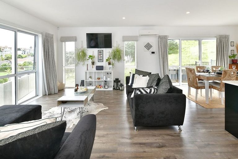 Photo of property in 9 Kaipuke Crescent, Gulf Harbour, Whangaparaoa, 0930