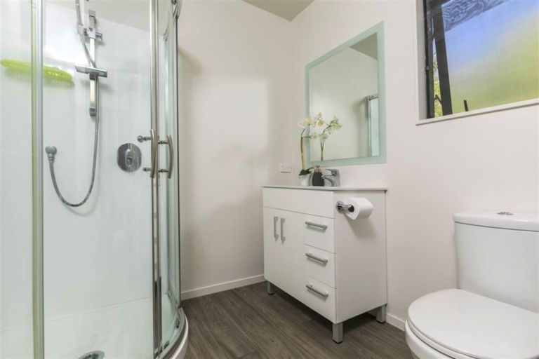 Photo of property in 35b Mcclintock Road, Massey, Auckland, 0614