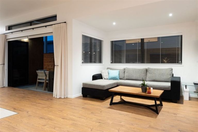 Photo of property in 33 Coast Boulevard, Papamoa Beach, Papamoa, 3118