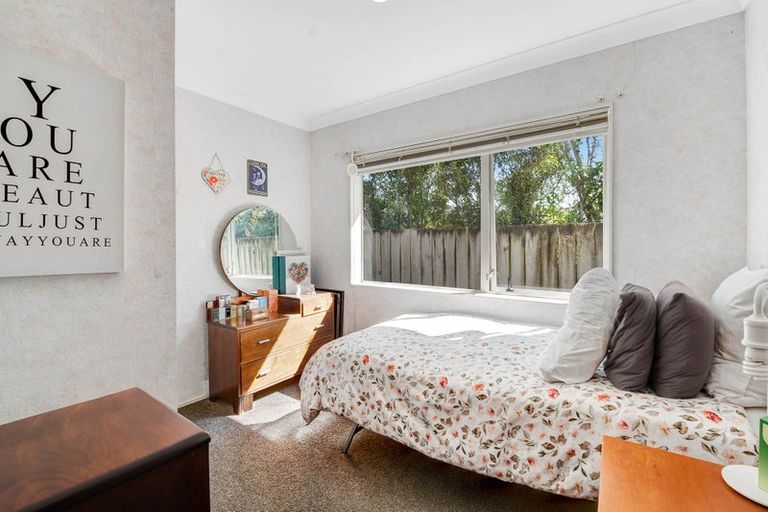 Photo of property in 3/2 Doment Crescent, Orewa, 0931