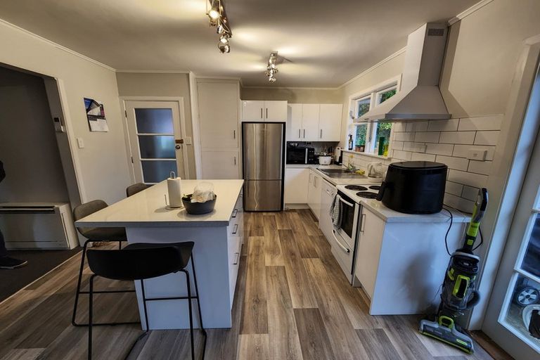 Photo of property in 5 Whangakoko Grove, Birchville, Upper Hutt, 5018