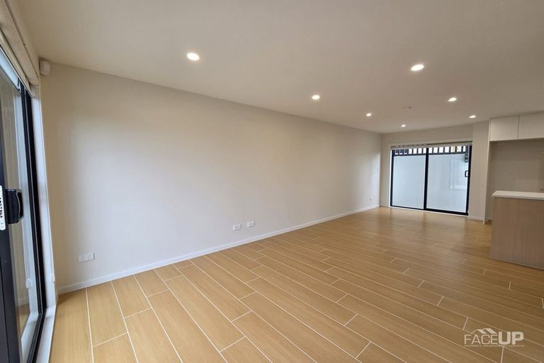 Photo of property in 79d Gallony Avenue, Massey, Auckland, 0614