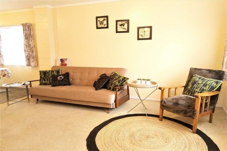 Photo of property in 82 Torkar Road, Clarks Beach, 2122