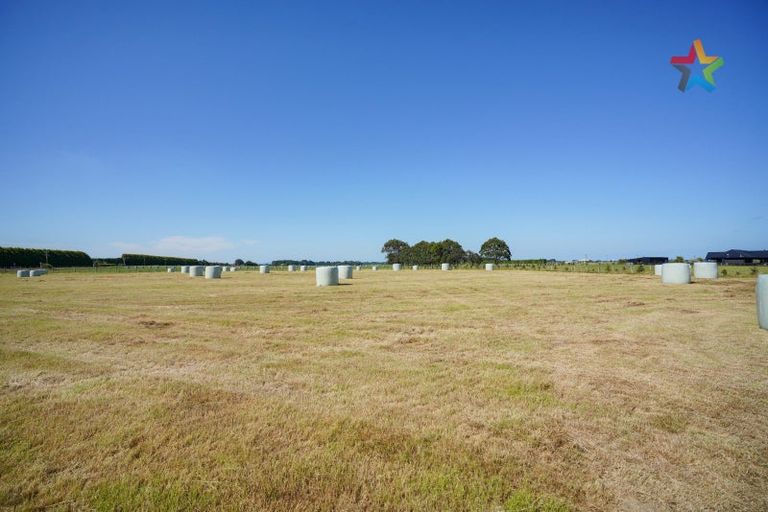 Photo of property in 15 Weir Road, Waianiwa, Invercargill, 9874