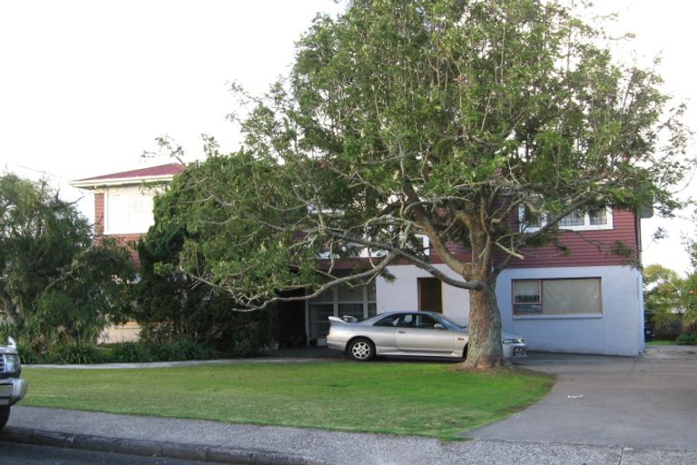 Photo of property in 6 Poto Street, Te Atatu South, Auckland, 0610