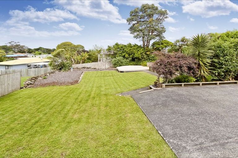 Photo of property in 79a Hobsonville Road, West Harbour, Auckland, 0618