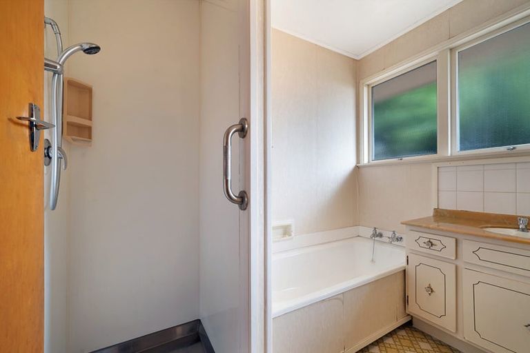 Photo of property in 3/77 Royal View Road, Te Atatu South, Auckland, 0610