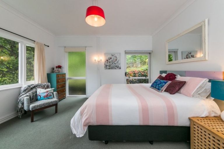 Photo of property in 24 Cobden Road, Bluff Hill, Napier, 4110