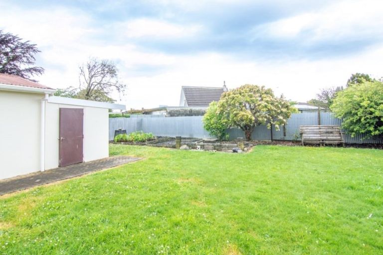 Photo of property in 33 Kent Crescent, Awapuni, Palmerston North, 4412