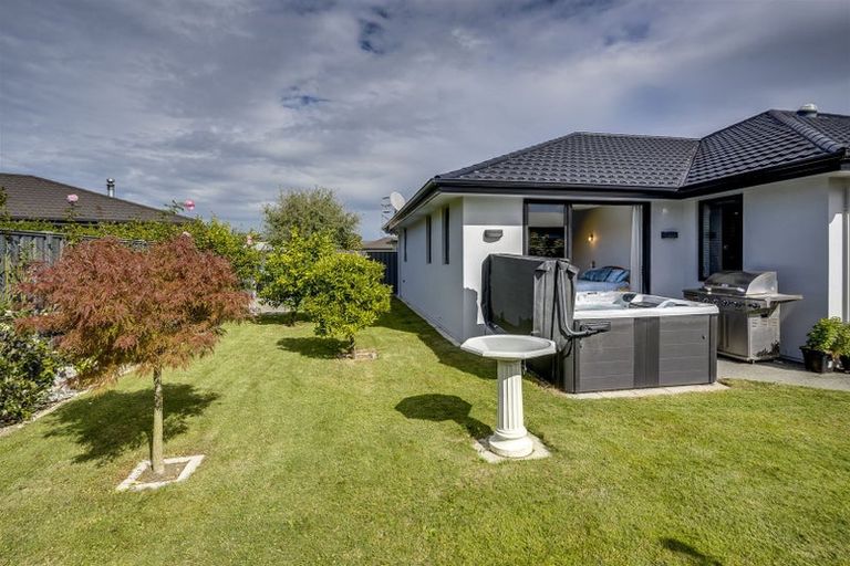 Photo of property in 16 Kapiti Drive, Poraiti, Napier, 4112