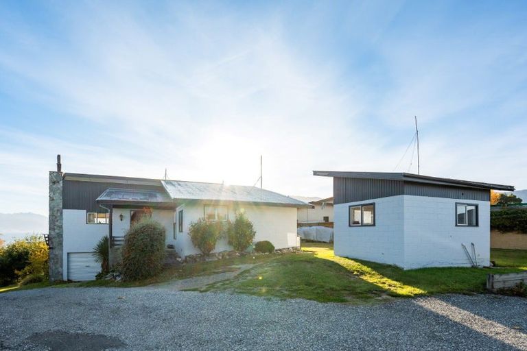 Photo of property in 95 Lakeview Terrace, Lake Hawea, 9382
