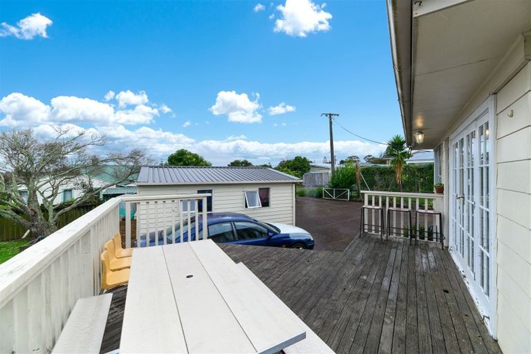 Photo of property in 91 Sunnyside Road, Sunnyvale, Auckland, 0612