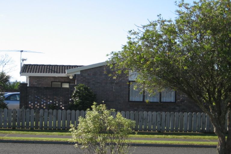 Photo of property in 107 Riverside Road, Orewa, 0931