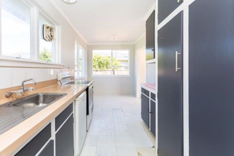 Photo of property in 16 Carston Street, Leeston, 7632