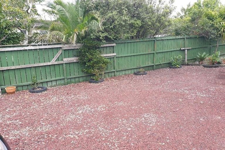 Photo of property in 5 Edgware Road, West Harbour, Auckland, 0618