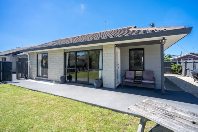 Photo of property in 2/13 Colac Street, Avondale, Christchurch, 8061