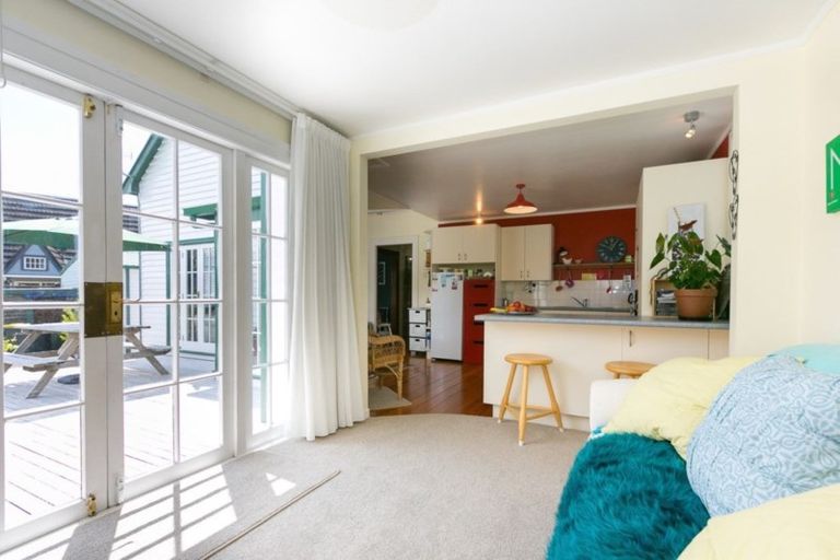 Photo of property in 24 Dunn Street, Egmont Village, 4372