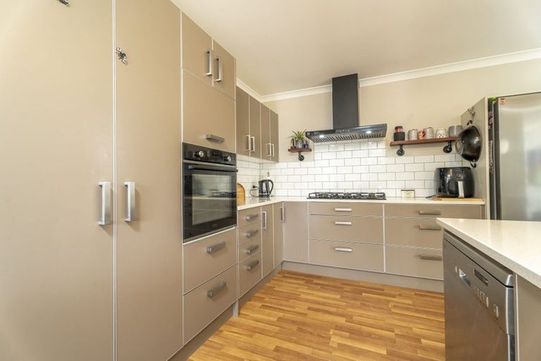 Photo of property in 107 Kenmore Street, Newlands, Wellington, 6037