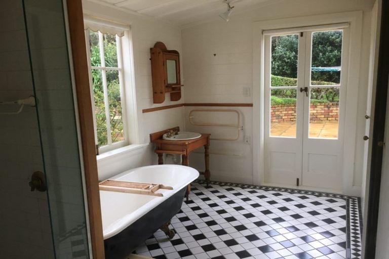 Photo of property in 5 Vazey Way, Hobsonville, Auckland, 0618