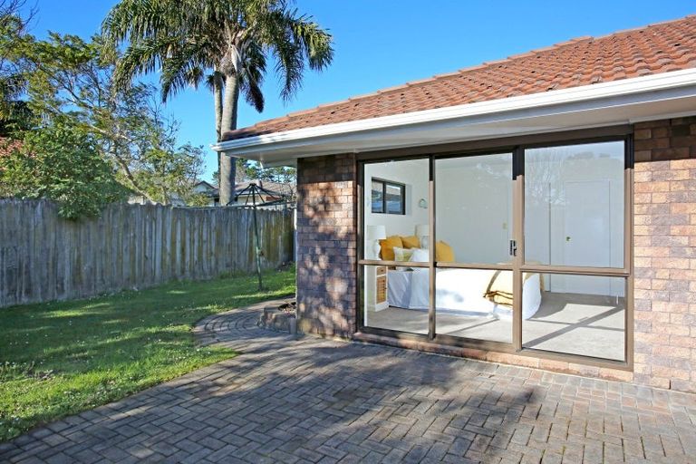 Photo of property in 52 Bob Charles Drive, Golflands, Auckland, 2013